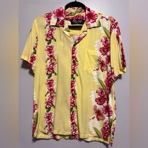 Hawaii Floral Short Sleeve Button Down Shirt Size Small by Favant